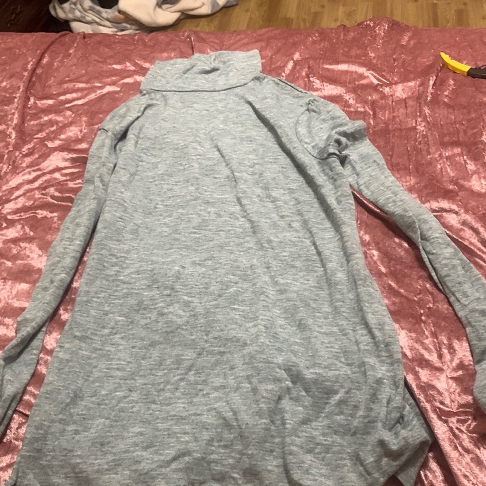 Women’s blue long sleeve mock neck shirt